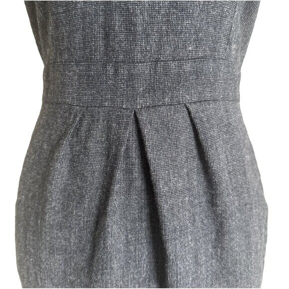 Banana Republic Wool Grey sheath Dress in Size 4, Stretch, v neck, cap sleeve - Picture 6 of 12